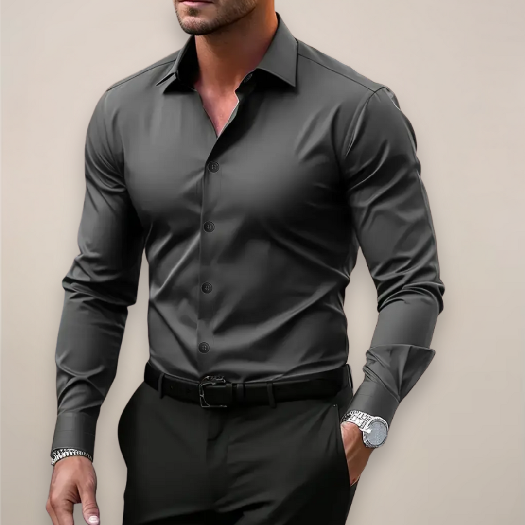 Stilfuld herre forårsskjorte i slim fit, perfekt til moderne mænd og smart stil.
