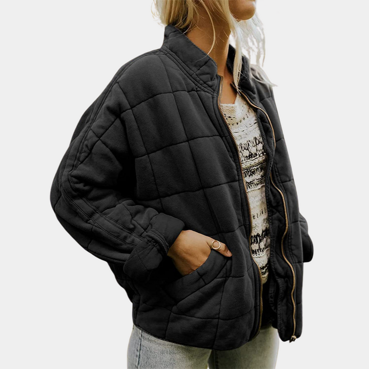 Grøn stilfuld kvindejakke, en elegant og alsidig hverdagsjakke for modebevidste kvinder.