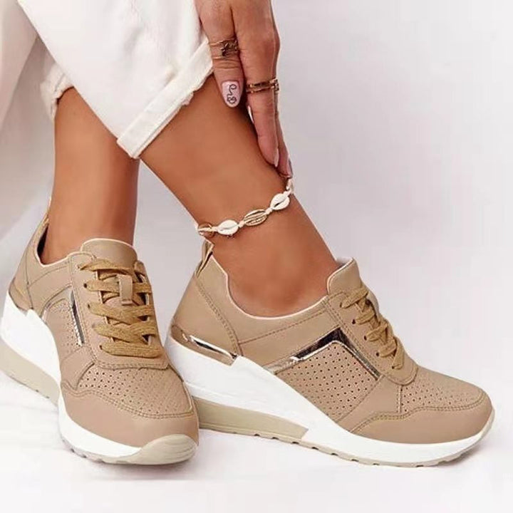 Komfortable damesko: Platform sneakers designet for støtte og stil hele dagen. Perfekte hverdagssko til kvinder.