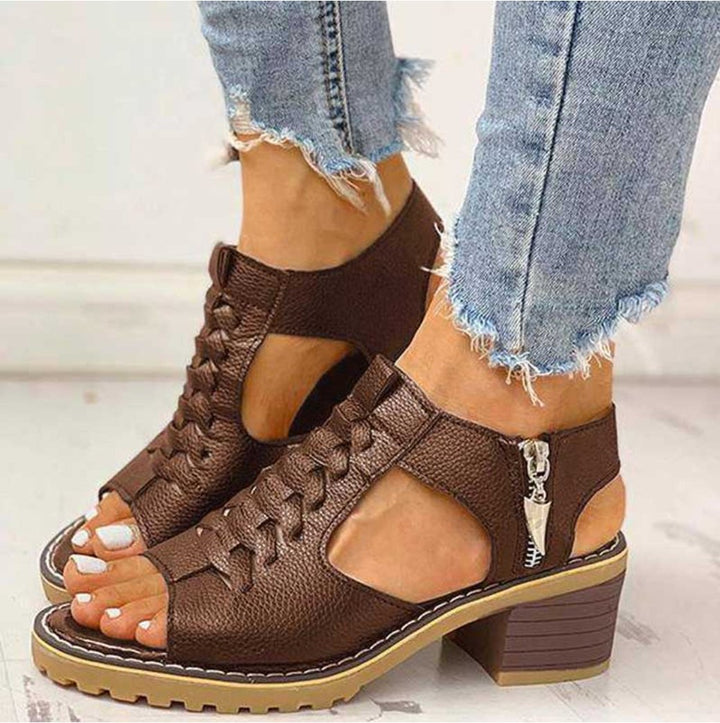 Stilfulde ortopædiske damesandaler med blokhæl og snøre. Perfekte komfortsandaler til sommer og hverdag.