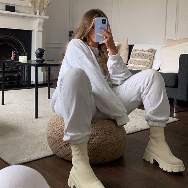 Lette dame ankelstøvler, ideelle for forår og sommer. Trendy fodtøj, der giver god støtte og komfort.