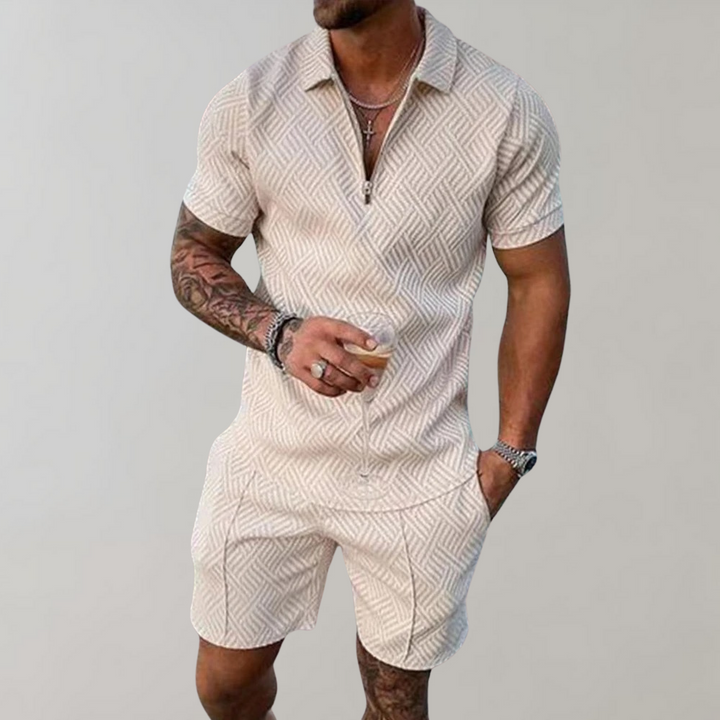 Blødt og åndbart herre polo sæt med lynlås, ideelt til sommerens casual mode og afslappede dage.
