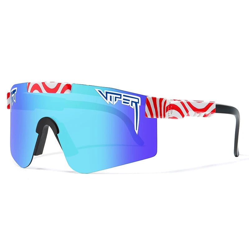 Stilvolle Outdoor-Sportbrille mit UV400 Schutz, schwarzer Rahmen und Polycarbonat-Gläser; ideal für Radfahren im Freien.