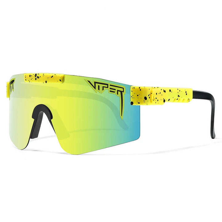 Stilvolle Outdoor-Sportbrille mit UV400 Schutz, schwarzer Rahmen und Polycarbonat-Gläser; ideal für Radfahren im Freien.