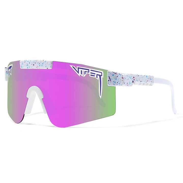 Stilvolle Outdoor-Sportbrille mit UV400 Schutz, schwarzer Rahmen und Polycarbonat-Gläser; ideal für Radfahren im Freien.