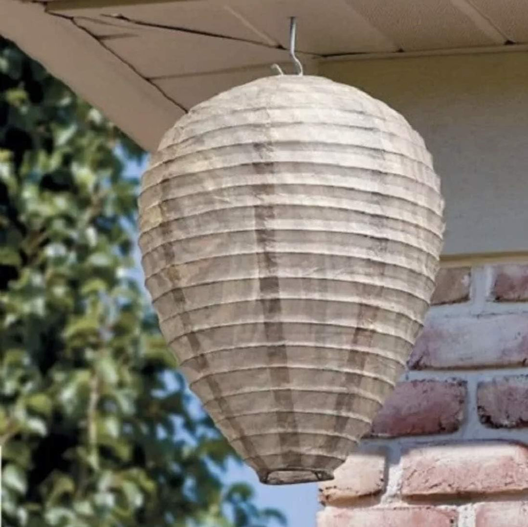 Stilfuld hvepseafvisende lampe, hængende, til et hvepsefrit miljø, med stemningsfuld havebelysning.