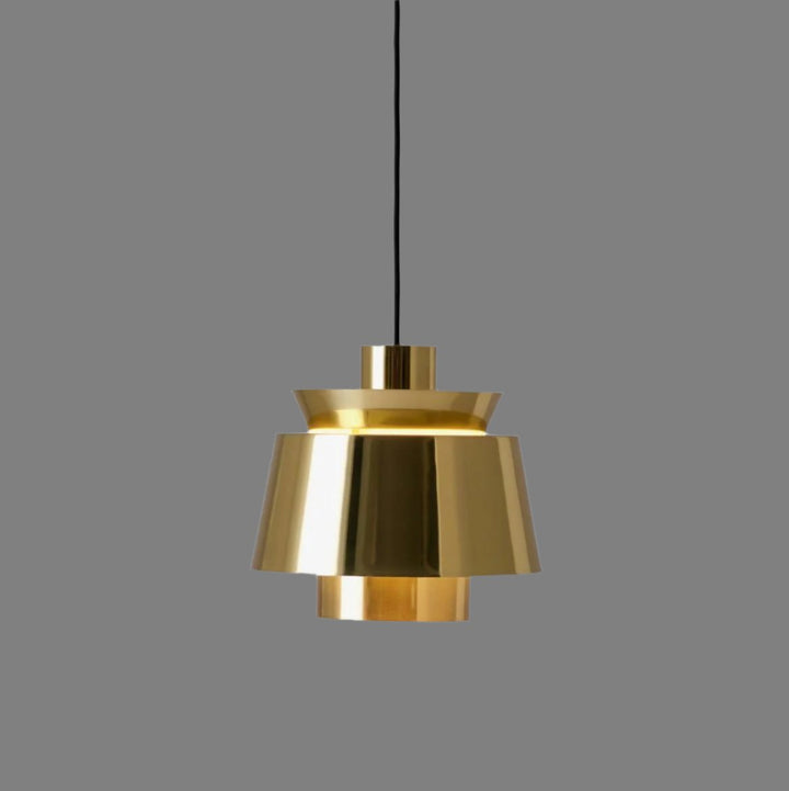 TERJE pendellampe i metal, elegant design til moderne hjemmeindretning.