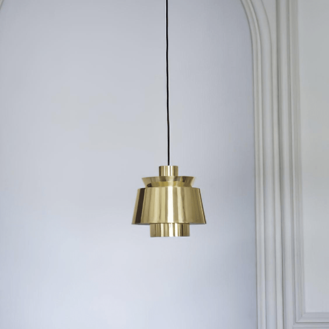 Moderne TERJE designlampe, reflekterende lys til spiseområdet.