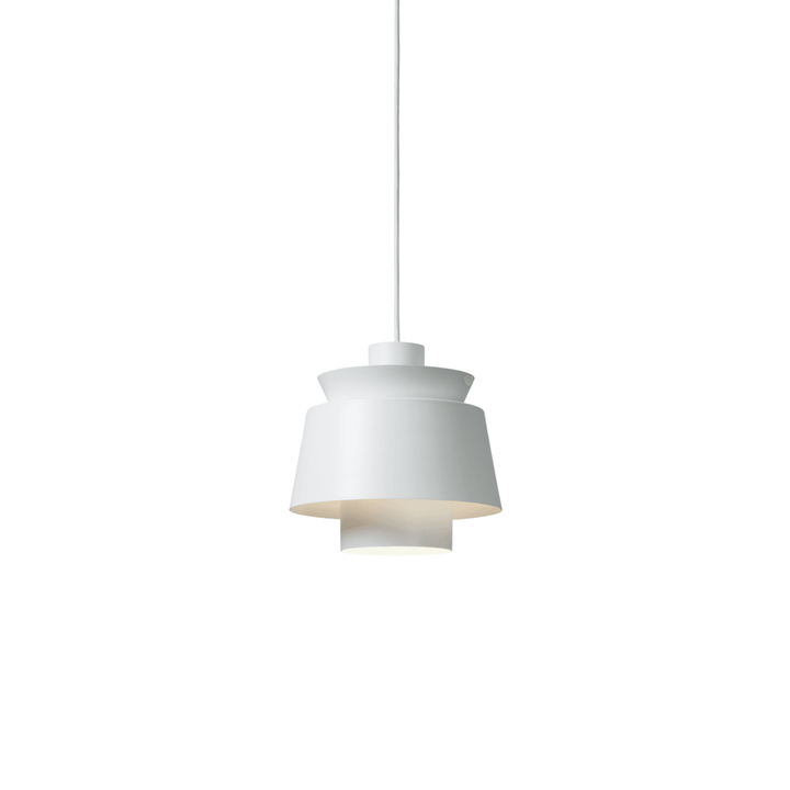TERJE designlampe i metal, moderne og dekorativ belysning i gangen.