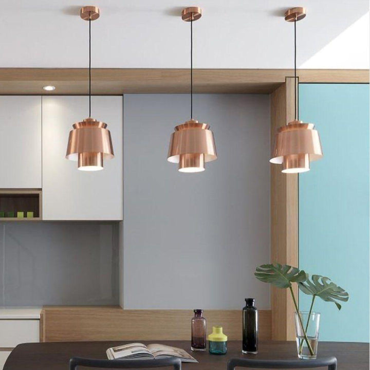 Elegant TERJE pendellampe, moderne metal design for optimal hjemmeindretning.