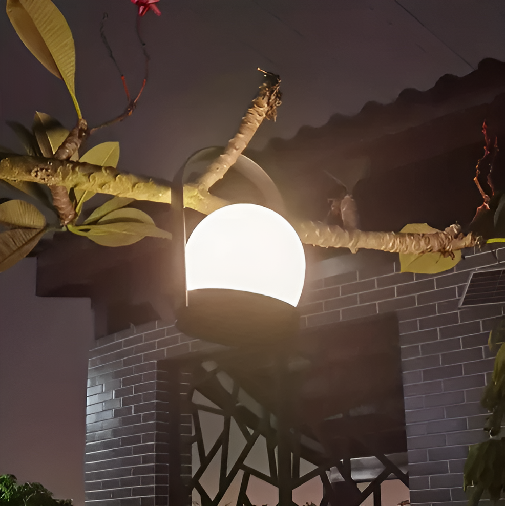 Elegant kobber trådløs bordlampe. Dæmpbar belysning for moderne indretning og hyggelig stemning.