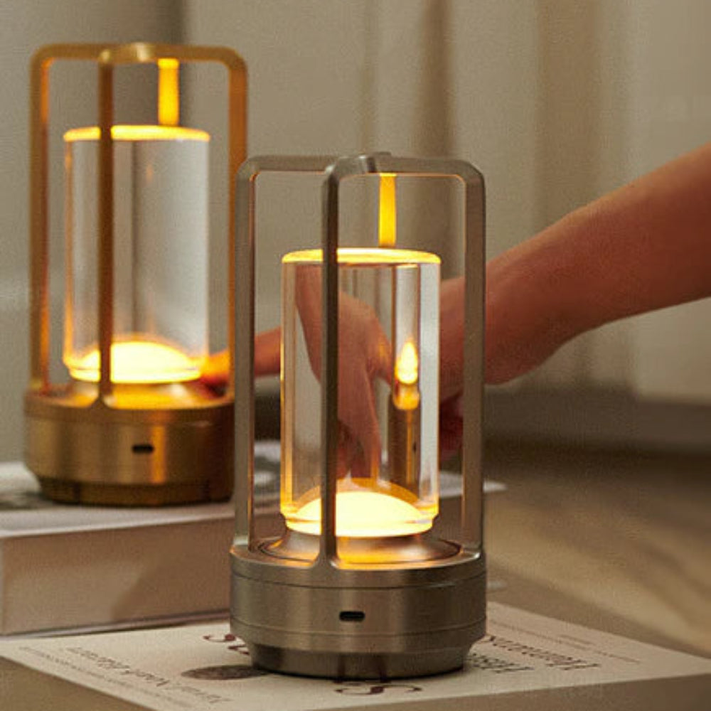 Elegant LED bordlampe, dæmpbar og trådløs. Ideel som læselampe eller dekorationslampe.