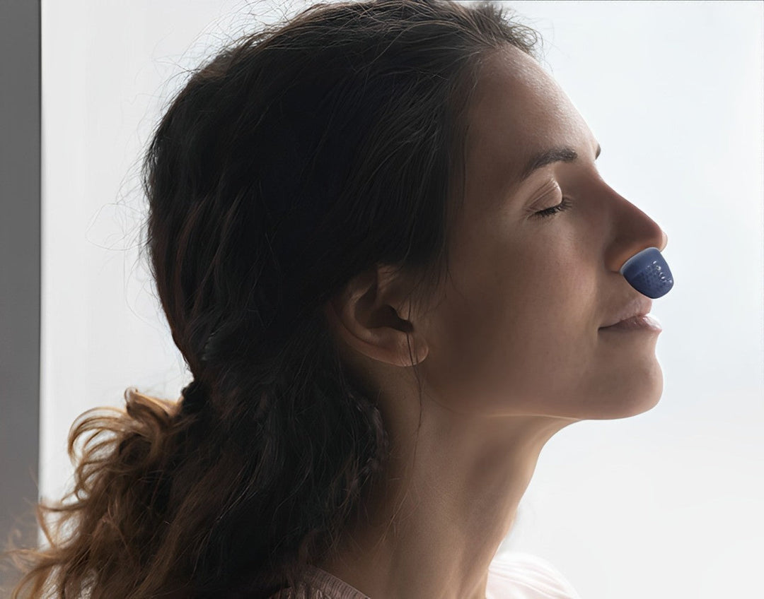 Stop snorken effektivt med trådløst anti-snork apparat. Oplev rolig og uforstyrret søvn.