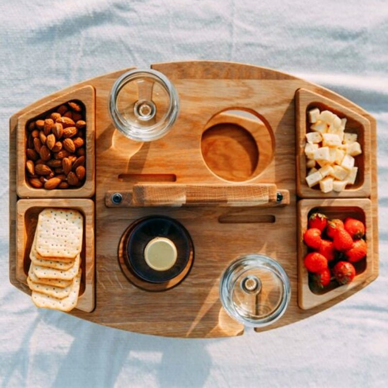 Bærbart træ-picnicbord med glasholdere, snackrum, kompakt sammenklappeligt til vinture.
