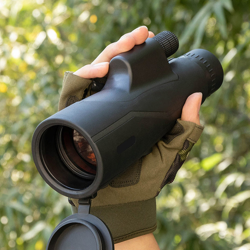 Bærbart 500X Pro teleskop, sort, høj zoom, robust design til astronomi, ideelt til stjerneobservationer.