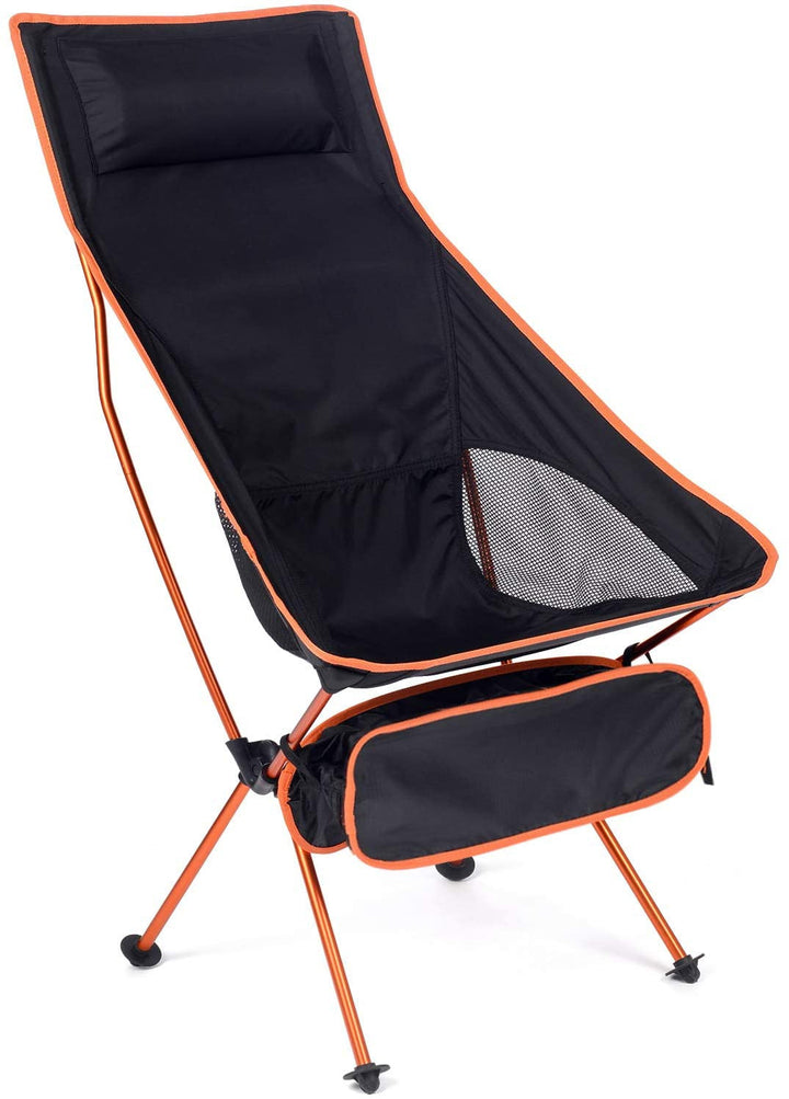 Ultralet bærbar campingstol, ideel til udendørs aktiviteter, i orange og lyseblå, kompakt og alsidig.
