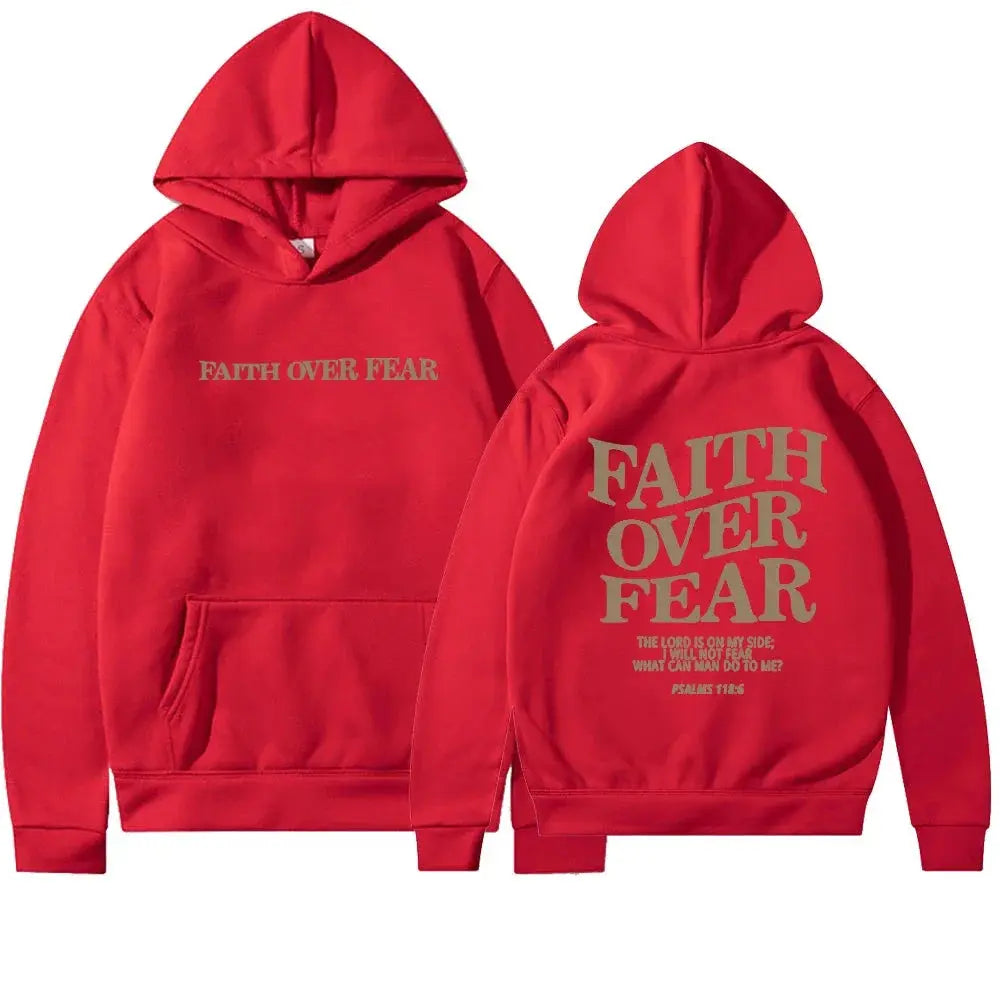 Hverdagshættetrøje unisex med 'Tro frem for Frygt' tekst. Komfortabel og trendy sweatshirt til streetwear.