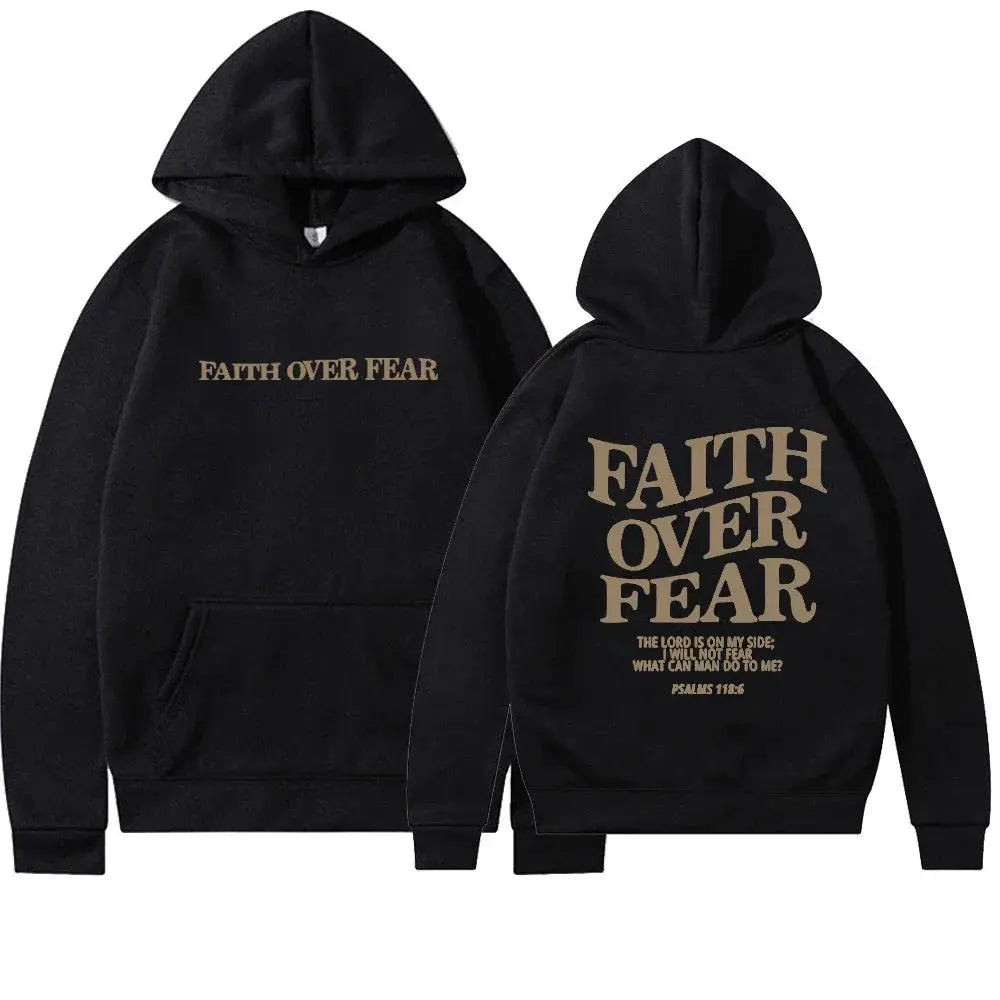 Moderne unisex hættetrøje; 'Tro frem for Frygt' statement. Blød sweatshirt perfekt som modetøj.