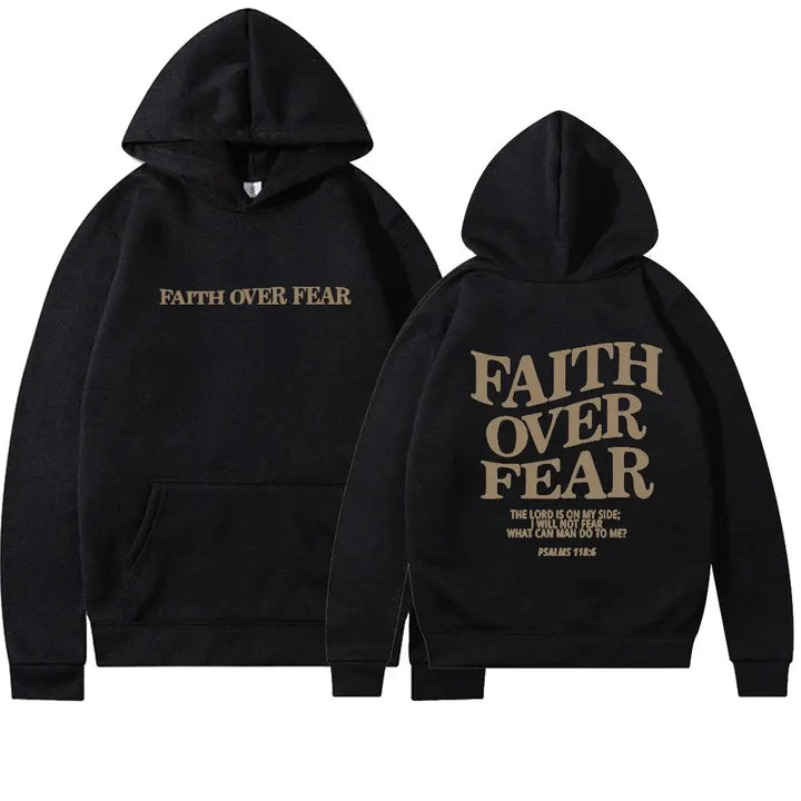Moderne unisex hættetrøje; 'Tro frem for Frygt' statement. Blød sweatshirt perfekt som modetøj.