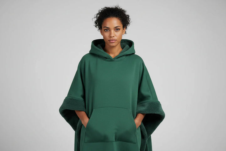 Unisex hygge hoodie tæppe i blødt fleece. Ultimativ komfort til afslapning hjemme og hygge.