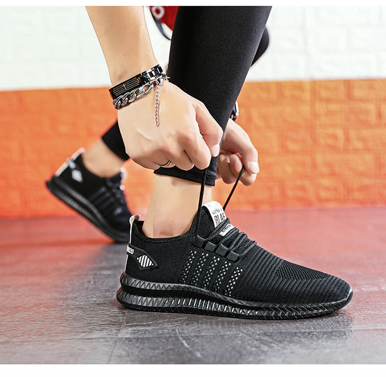 Letvægts sneakers, der giver optimal åndbarhed og komfort til sport og fritid. Velegnet til en aktiv livsstil.
