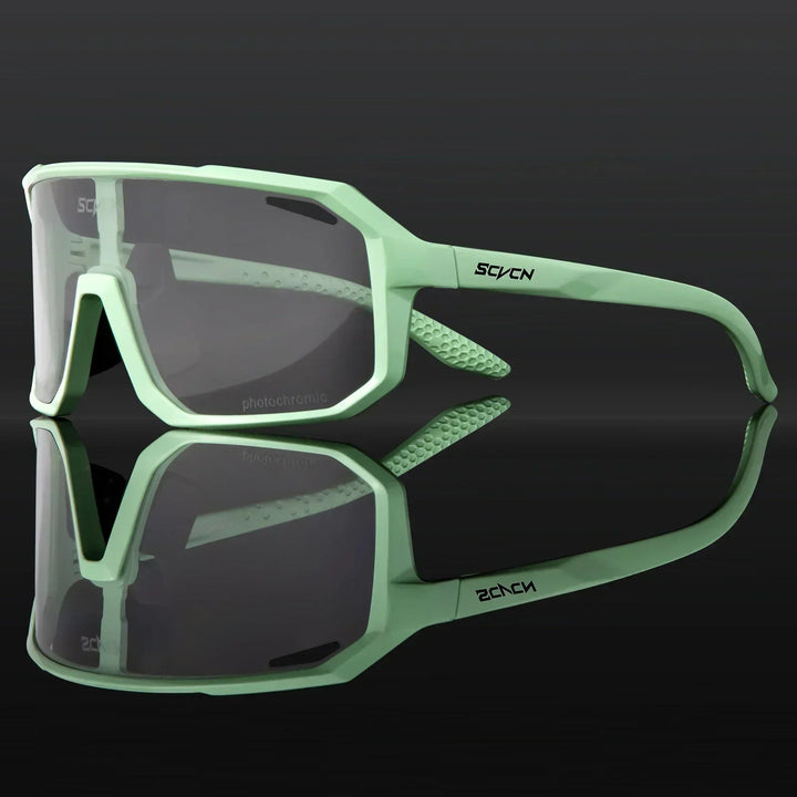 Unisex cykelsolbriller med UV400-beskyttelse, lette og holdbare, ideelle til udendørssport, moderne look i sort.