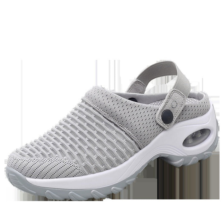 Lette unisex træsko/sandaler med ventilation, perfekt til sommer og aktiv hverdag.