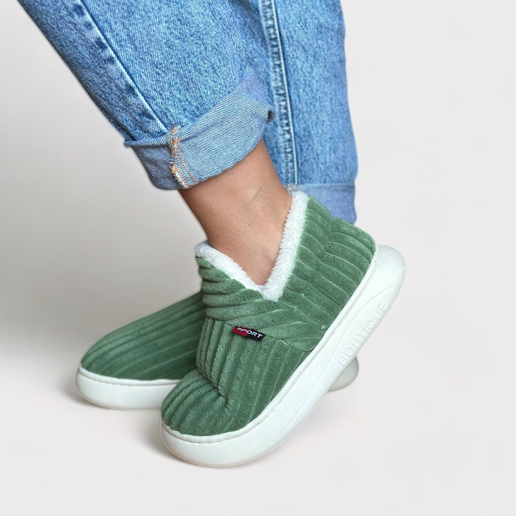 Unisex ultravarme ergonomiske pelshjemmesko for maksimal komfort indendørs. Bløde tøfler til hygge.