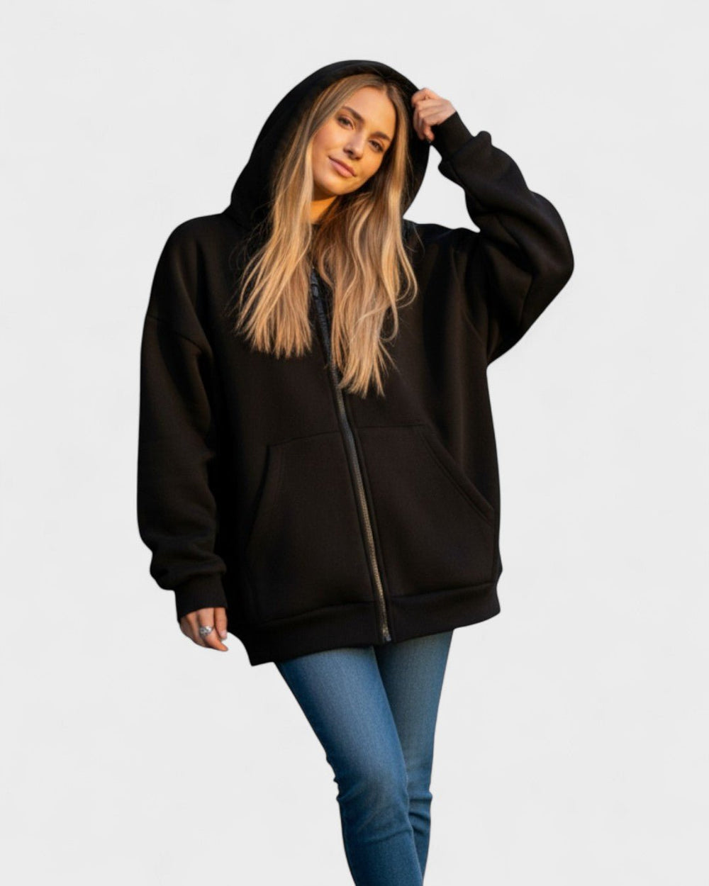 Stilren unisex hættetrøje med blødt fleecefor, perfekt til hverdagsbrug og maksimal komfort.