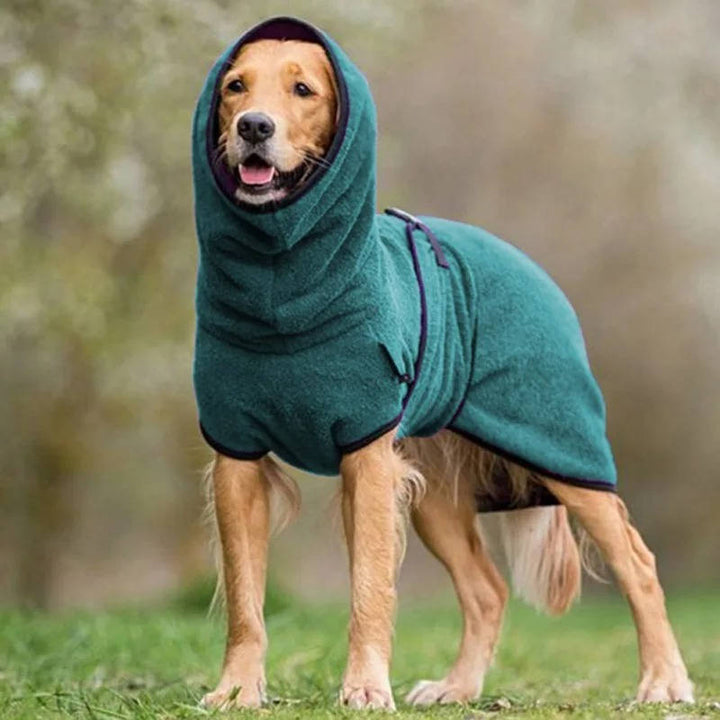 Varm, vandtæt hundefrakke til vinterbrug, med reflekser for sikkerhed og justerbar pasform. Ideel til koldt vejr.