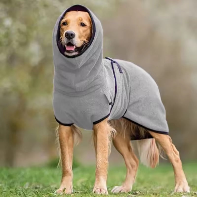 Vandtæt vinterfrakke til hunde i klassisk design, dækker ryggen og holder varmen. Med reflekser for sikkerhed.