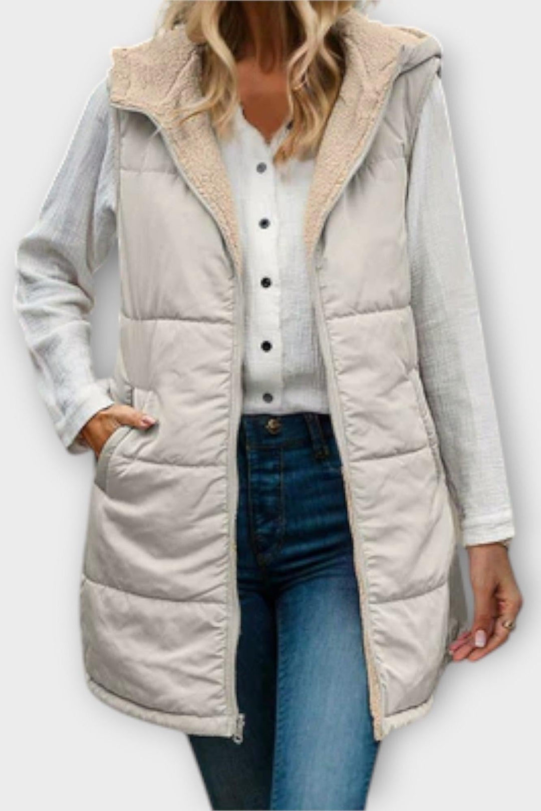Stilfuld dame bodywarmer i quiltet design, ideel som overtøj eller lagpålag for ekstra varme og komfort.