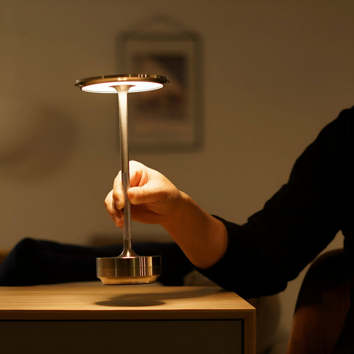 VibeLight trådløs bordlampe. Fleksibel touch-lampe med dæmpbart lys. Perfekt til indendørs brug, sort design.