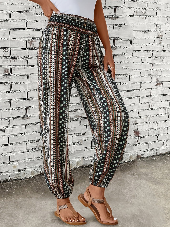 Trendy kvindebukser med vida snit og unikt boheme-print. Perfekte til en afslappet, men stilfuld stil.