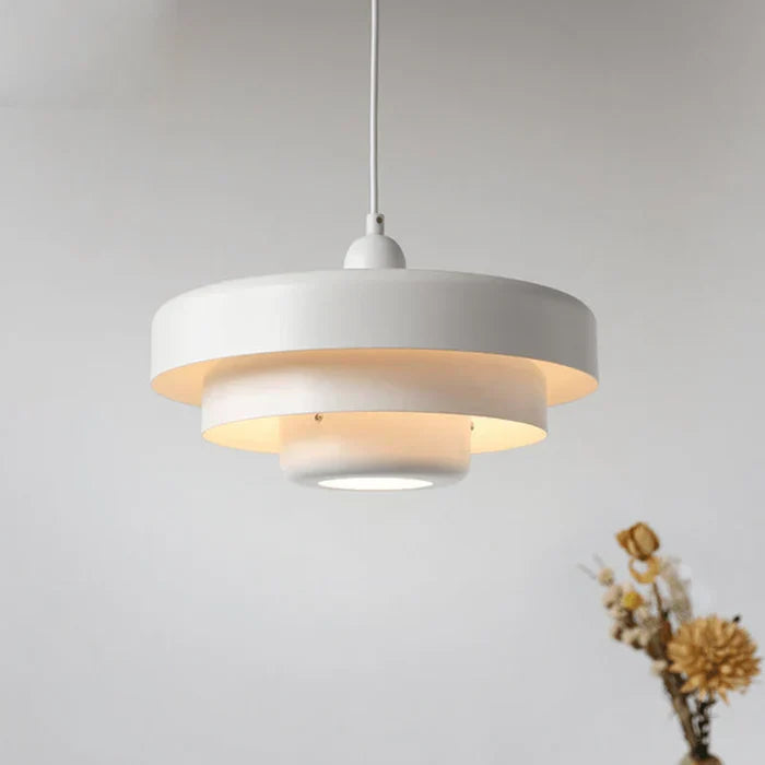 Vintage LED Pendellampe i sort-bronze, metal, varmt hvidt lys, stilfuldt design, velegnet til boliger.