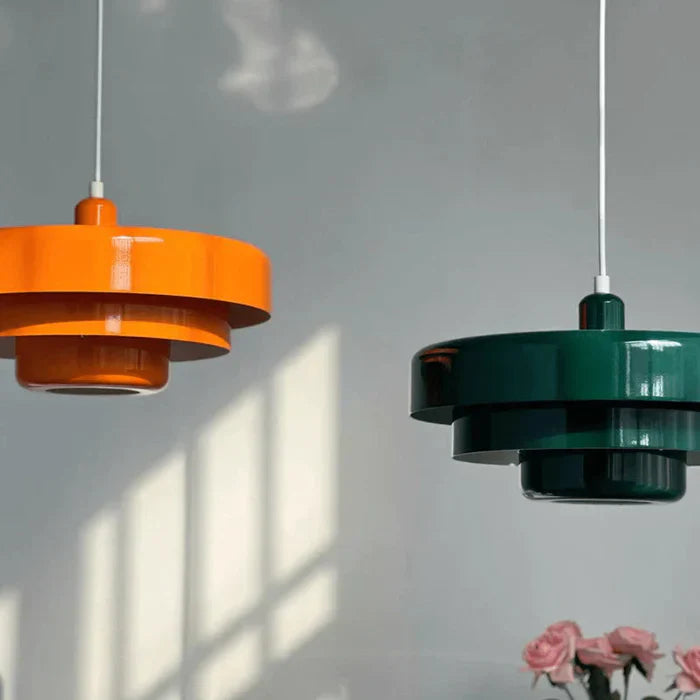 Vintage LED Pendellampe i sort-bronze, metal, varmt hvidt lys, stilfuldt design, velegnet til boliger.