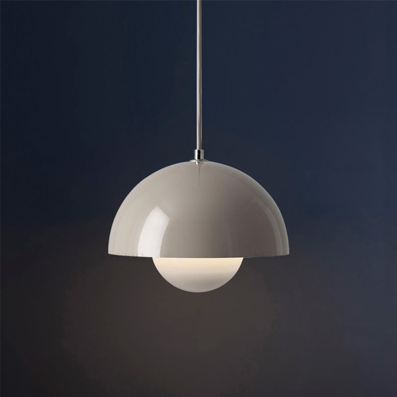 Stilfuld VividDome loftlampe, indendørs belysning med moderne look og hyggeskabende effekt.