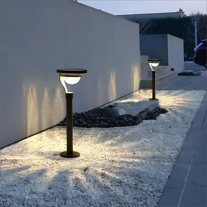 Vejrbestandig LED solcellelampe til haven, der tilbyder høj lysstyrke og stilfuld belysning, ideel til udendørsområder.