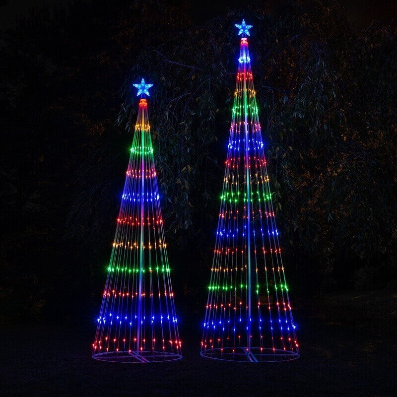 XmasRay LED juletræ skaber magisk, animeret lysshow i haven. Multifarvet julebelysning til udendørs brug.